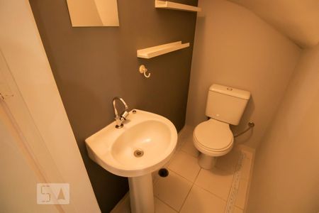 Lavabo de casa de condomínio para alugar com 4 quartos, 140m² em Vila Mascote, São Paulo