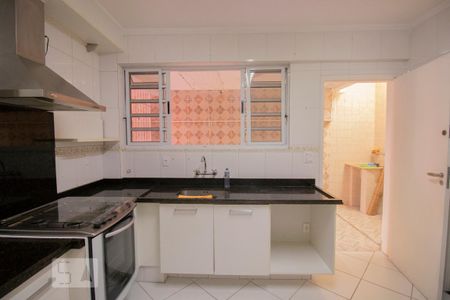 Casa para alugar com 140m², 3 quartos e 3 vagas Casa para alugar com 140m², 3 quartos e 3 vagasCozinha