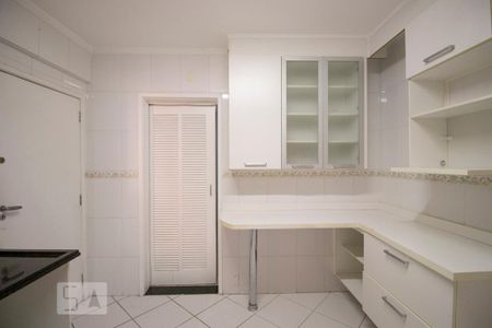 Casa para alugar com 140m², 3 quartos e 3 vagas Casa para alugar com 140m², 3 quartos e 3 vagasCozinha