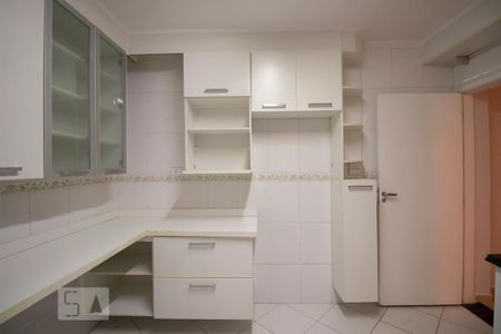 Casa para alugar com 140m², 3 quartos e 3 vagas Casa para alugar com 140m², 3 quartos e 3 vagasCozinha