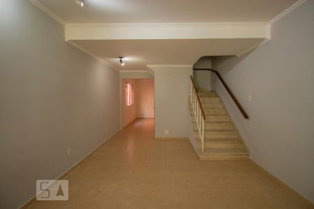 Sala de casa de condomínio para alugar com 4 quartos, 140m² em Vila Mascote, São Paulo