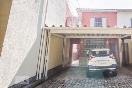 Casa para alugar com 140m², 3 quartos e 3 vagas Casa para alugar com 140m², 3 quartos e 3 vagasFachada