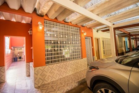 Casa para alugar com 140m², 3 quartos e 3 vagas Casa para alugar com 140m², 3 quartos e 3 vagasFachada