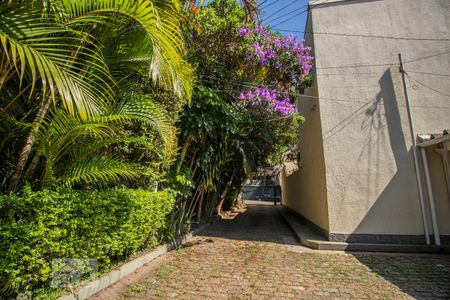 Casa para alugar com 140m², 3 quartos e 3 vagas Casa para alugar com 140m², 3 quartos e 3 vagasViela