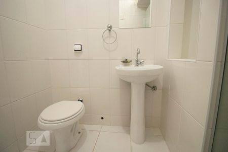 Casa para alugar com 140m², 3 quartos e 3 vagas Casa para alugar com 140m², 3 quartos e 3 vagasBanheiro Suíte 1