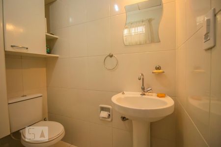 Casa para alugar com 140m², 3 quartos e 3 vagas Casa para alugar com 140m², 3 quartos e 3 vagasBanheiro de Serviço