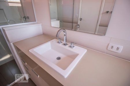 Casa para alugar com 140m², 3 quartos e 3 vagas Casa para alugar com 140m², 3 quartos e 3 vagasBanheiro Suíte 2