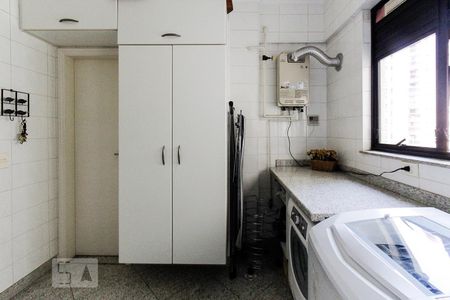 Apartamento para alugar com 156m², 3 quartos e 4 vagasárea de serviço