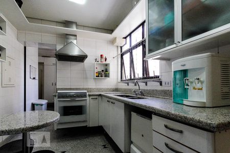 Apartamento para alugar com 156m², 3 quartos e 4 vagascozinha