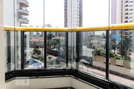 Apartamento para alugar com 156m², 3 quartos e 4 vagasvaranda quarto 02