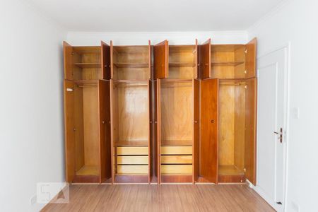 Apartamento para alugar com 110m², 2 quartos e 1 vaga Apartamento para alugar com 110m², 2 quartos e 1 vagaQuarto 2 (armários)