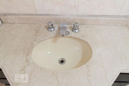 Banheiro (detalhe misturador) de apartamento para alugar com 2 quartos, 110m² em Jardim Paulista, São Paulo