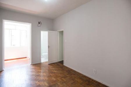 Apartamento à venda com 90m², 3 quartos e sem vaga Apartamento à venda com 90m², 3 quartos e sem vagaSuíte