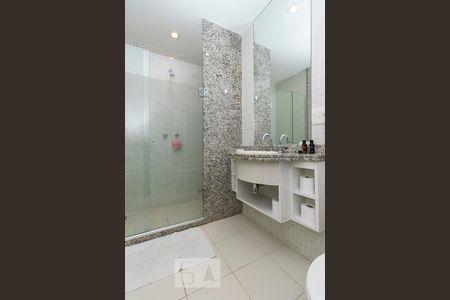 Banheiro Social de apartamento à venda com 1 quarto, 54m² em Gragoatá, Niterói