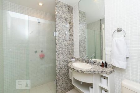 Banheiro Social de apartamento à venda com 1 quarto, 54m² em Gragoatá, Niterói