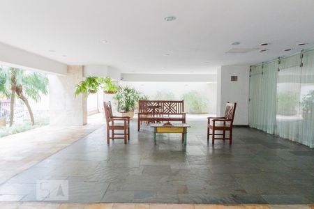 Apartamento à venda com 100m², 3 quartos e 2 vagasHall externo