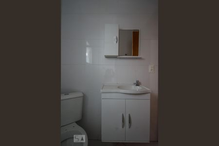 Banheiro de apartamento para alugar com 2 quartos, 47m² em Campestre, Santo André