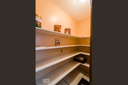 Dispensa de casa à venda com 4 quartos, 400m² em Vila Formosa, São Paulo