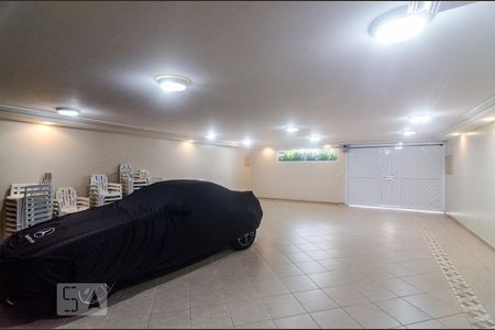 Casa à venda com 400m², 4 quartos e 7 vagas Casa à venda com 400m², 4 quartos e 7 vagasGaragem