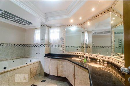 Casa à venda com 400m², 4 quartos e 7 vagas Casa à venda com 400m², 4 quartos e 7 vagasSuite 2