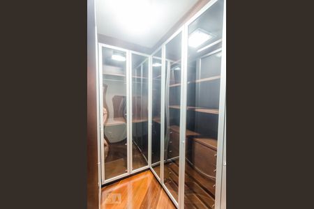 Casa à venda com 400m², 4 quartos e 7 vagas Casa à venda com 400m², 4 quartos e 7 vagasSuite 2