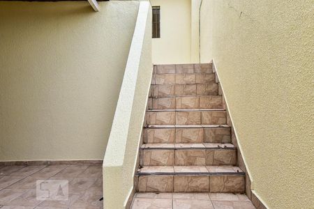 Casa para alugar com 100m², 3 quartos e 1 vagaEscada