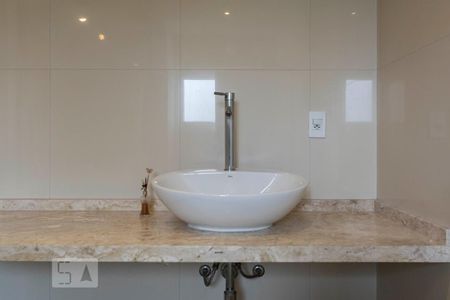 Casa à venda com 325m², 3 quartos e 2 vagas2o. Andar - Suíte 3 - Banheiro (Torneira)