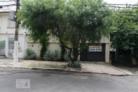 Casa à venda com 325m², 3 quartos e 2 vagasFachada