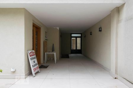 Casa à venda com 325m², 3 quartos e 2 vagas1o. Andar - Quintal da frente (Entrada)