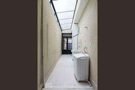 Casa à venda com 325m², 3 quartos e 2 vagas1o. Andar - Área de serviço