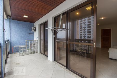 Varanda de apartamento para alugar com 1 quarto, 58m² em Barra da Tijuca, Rio de Janeiro