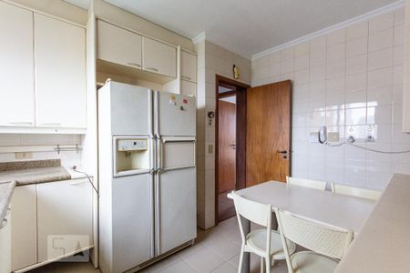 Apartamento para alugar com 135m², 3 quartos e 2 vagas Apartamento para alugar com 135m², 3 quartos e 2 vagasCozinha