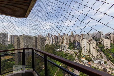 Apartamento para alugar com 135m², 3 quartos e 2 vagas Apartamento para alugar com 135m², 3 quartos e 2 vagasSala (varanda)