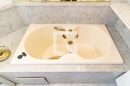 Apartamento à venda com 60m², 1 quarto e 1 vaga Apartamento à venda com 60m², 1 quarto e 1 vagaBanheiro da Suíte