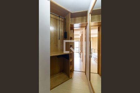 Apartamento à venda com 60m², 1 quarto e 1 vaga Apartamento à venda com 60m², 1 quarto e 1 vagaCloset da Suíte