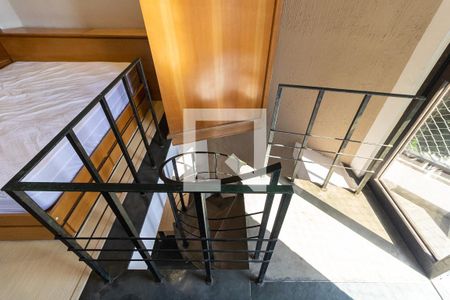 Escada de apartamento à venda com 1 quarto, 60m² em Aclimação, São Paulo