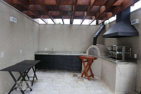 Apartamento à venda com 82m², 2 quartos e 2 vagas Apartamento à venda com 82m², 2 quartos e 2 vagasChurrasqueira