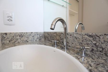 Apartamento à venda com 82m², 2 quartos e 2 vagas Apartamento à venda com 82m², 2 quartos e 2 vagasBanheiro da Suíte 02