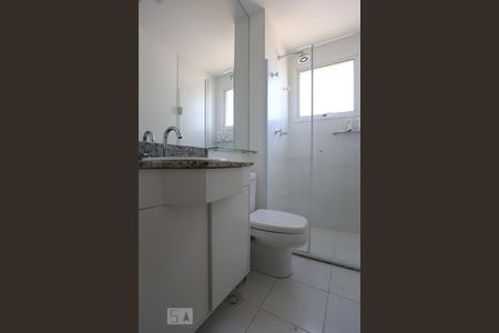 Apartamento à venda com 82m², 2 quartos e 2 vagas Apartamento à venda com 82m², 2 quartos e 2 vagasBanheiro da Suíte 02