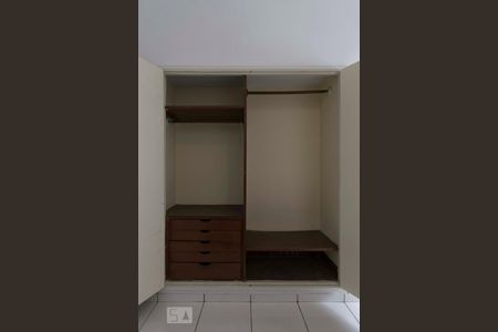 Quarto 1 (Armários) de apartamento para alugar com 2 quartos, 113m² em Cambuci, São Paulo