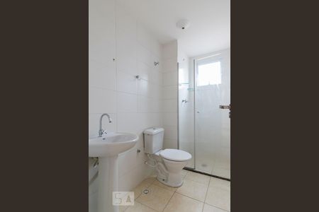 Banheiro de apartamento para alugar com 2 quartos, 55m² em Jardim Cristiane, Santo André