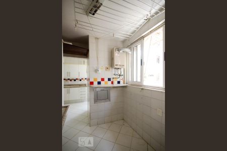 Apartamento para alugar com 117m², 3 quartos e 1 vagaÁrea de serviço