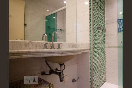 Banheiro social de apartamento para alugar com 3 quartos, 117m² em Leblon, Rio de Janeiro