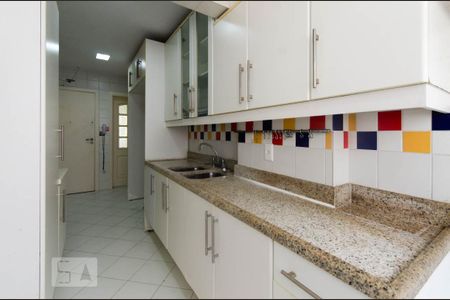 Apartamento para alugar com 117m², 3 quartos e 1 vagaCozinha