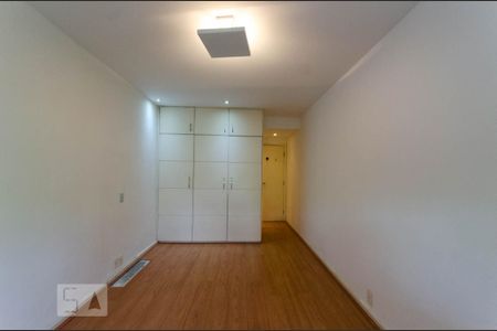 Apartamento para alugar com 117m², 3 quartos e 1 vagaSuite
