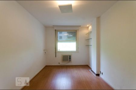 Apartamento para alugar com 117m², 3 quartos e 1 vagaSuite