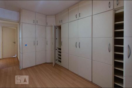 Apartamento para alugar com 117m², 3 quartos e 1 vagaQuarto 1