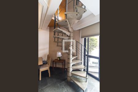 Escada de apartamento à venda com 1 quarto, 60m² em Aclimação, São Paulo
