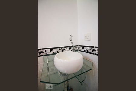 Apartamento à venda com 100m², 2 quartos e 2 vagas Apartamento à venda com 100m², 2 quartos e 2 vagasBanheiro da Suíte