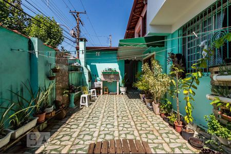 Casa para alugar com 300m², 9 quartos e 2 vagas Casa para alugar com 300m², 9 quartos e 2 vagasTérreo - Quintal